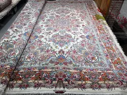 قالی دستباف طرح خطیبی رج 40حاشیه و گل ابریشم اندازه جفت 6 متری