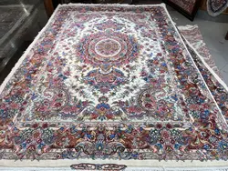 قالی طرح خطیبی رج 40 حاشیه و گل ابریشم اندازه جفت 6 متری