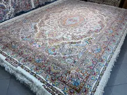 فرش طرح خطیبی سیمرغی جدید رج 55 چله و حاشیه‌ و گل ابریشم