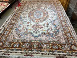 فرش طرح نوین فر جدید گل ابریشم رج ۴۰ اندازه تک 6 متری