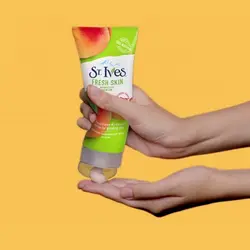 اسکراب تیوپی زردآلو سینت ایوز مدل Fresh Skin