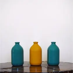 شیشه رنگی ویال