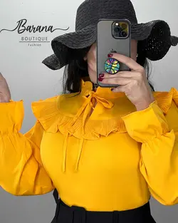 شومیز جلو پیلیسه مچ کشی