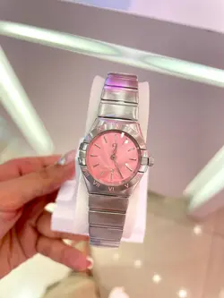 ساعت امگا منهتن صفحه صورتی