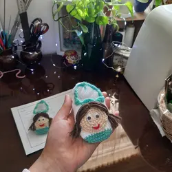 پاپوش قلاب بافی دخترانه طرح عروسک