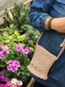 کیف مکرومه ای استوانه ای 4برگ تک😍