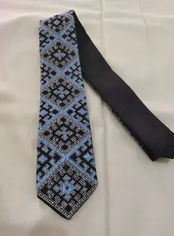 کراوات سوزن دوزی شده