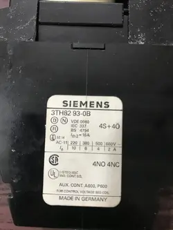 کنتاکتور SIEMENS فرمان مدل 3TH82 93-0B — فروشگاه تخصصی لوازم الکترونیکی EAG