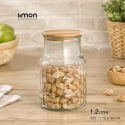 بانکه شیشه ای درب چوبی بزرگ