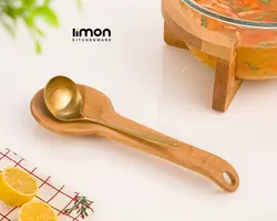 زیر ملاقه ای چوبی