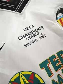 لباس کلاسیک والنسیا 2001-2000 کیت اول