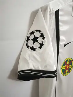 لباس کلاسیک والنسیا 2001-2000 کیت اول