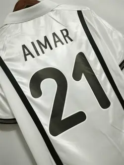 لباس کلاسیک والنسیا 2001-2000 کیت اول