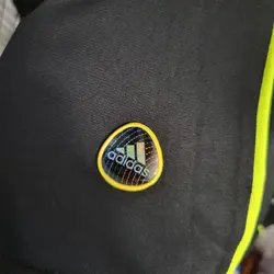 لباس کلاسیک رئال مادرید 2011-2010 کیت دوم