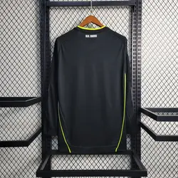 لباس کلاسیک رئال مادرید 2011-2010 کیت دوم