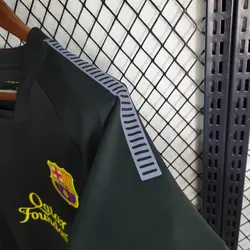 لباس کلاسیک بارسلونا 2012-2011 کیت دوم