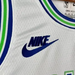 لباس مینه سوتا تیمبرولوز کلاسیک ادیشن