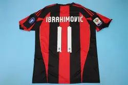 لباس کلاسیک میلان 2011-2010