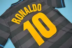 لباس کلاسیک اینترمیلان در جام یوفا 1998