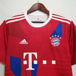 لباس ویژه ۱۰ سال قهرمانی بایرن مونیخ