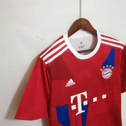 لباس ویژه ۱۰ سال قهرمانی بایرن مونیخ