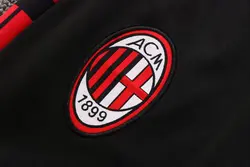 پولوشرت و شلوار میلان 2023 قرمز