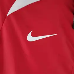 بادگیر لیورپول 2023 قرمز