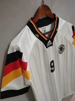 لباس کلاسیک آلمان 1992 کیت اول