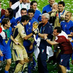 لباس کلاسیک دروازه بانی ایتالیا 2006 طلایی