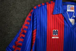 لباس کلاسیک بارسلونا 1992-1990 کیت اول