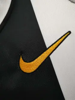 لباس کلاسیک یوونتوس 2005-2004 کیت اول