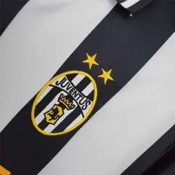لباس کلاسیک یوونتوس 2002-2001 کیت اول