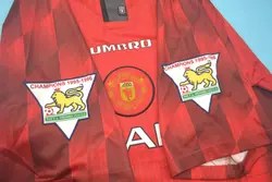 لباس کلاسیک منچستریونایتد 1998-1996