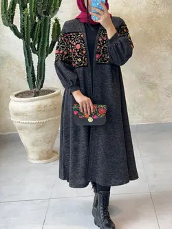 مانتو بابونه گلدوزی ذغالی