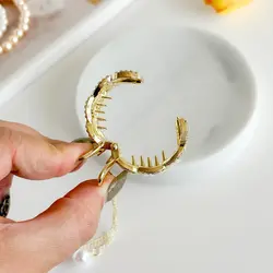 کلیپس دم اسبی شکوفه آویزدار