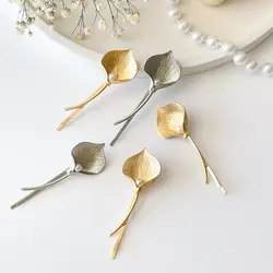 سنجاق فلزی فانتزی (گل شیپوری)