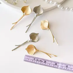 سنجاق فلزی فانتزی (گل شیپوری)