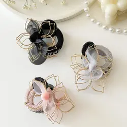 کلیپس گل و حریر کریستالی لاکچری