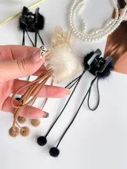 کلیپس پوم پوم آویز دار