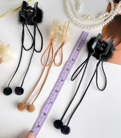 کلیپس پوم پوم آویز دار