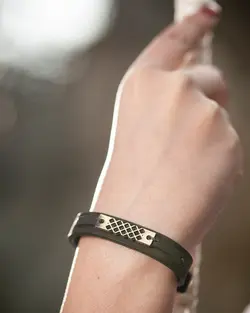 دستبند چرمی دستدوز خسرو (Khosrow)