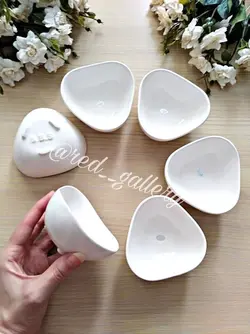 پیاله ماست و ترشی سه گوش پایه دار