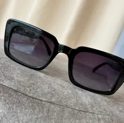 قاب مشکی عینک 75