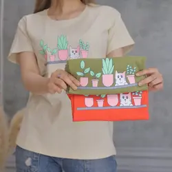 تیشرت گربه و گلدان