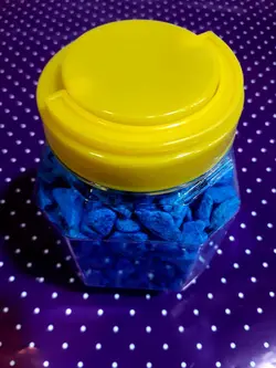 خرید سنگ رنگی در رنگهای مختلف برای تزئین گلدان، باغچه، تراریوم