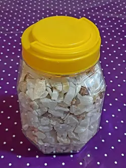 خرید سنگ رنگی در رنگهای مختلف برای تزئین گلدان، باغچه، تراریوم