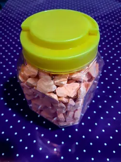 خرید سنگ رنگی در رنگهای مختلف برای تزئین گلدان، باغچه، تراریوم