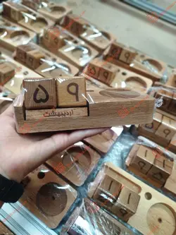 نظم دهنده و تقویم رومیزی چوبی با تراریوم Doct