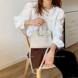 کیف زنانه شرانگ جلو قرقره برش دار (وارداتی) کد ۱۴۲۵۴