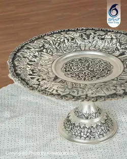 شیرینی خوری شبه نقره تک پایه قلمزنی طرح صورت آبکاری پتینه - مجموعه صنایع دستی کیمیا ترنج